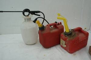lot 264 image: Gas containers