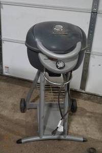 lot 295 image: Char Broil electric grill
