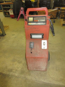 lot 103 image: ELECTRO START JUMP BOX WITH AIR COMPRESSOR