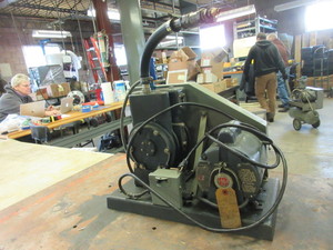 lot 115 image: DUO SEAL PORTABLE VACUUM PUMP