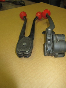 lot 135 image: SIGNODE TENSIONER AND CRIMPER