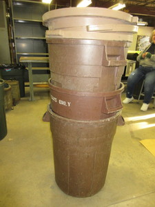 lot 163 image: 32 GALLON TRASH CANS