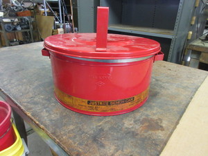lot 168 image: JUST RITE BENCH CAN AND EAGLE DAUB CAN - LIKE NEW