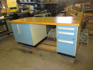 lot 342 image: STURDI LITE METAL DESK WITH BUTCHER BLOCK WOOD TOP