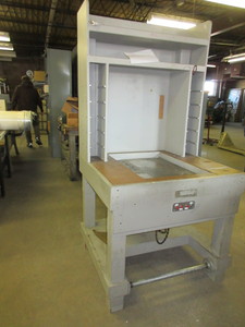 lot 352 image: CUSTOM WORKBENCH WITH FIXTURE PLATE AND AIR BEARING PADS