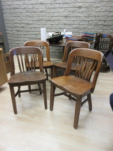 lot 607 image: VINTAGE STEAM BENT SOLID OAK CHAIRS