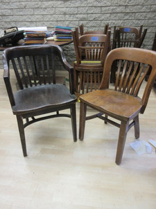 lot 609 image: VINTAGE STEAM BENT WOODEN COURTROOM CHAIRS
