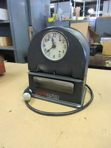 lot 618 image: VINTAGE SIMPLEX TIME CLOCK