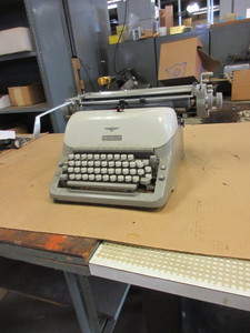 lot 621 image: VINTAGE WORKING ADLER TYPEWRITER
