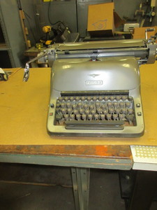 lot 622 image: VINTAGE WORKING ADLER TYPEWRITER