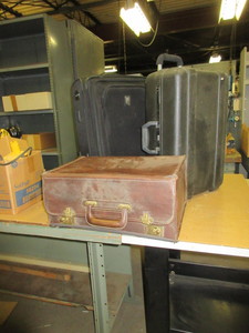lot 706 image: ASSORTED TRAVEL CASES