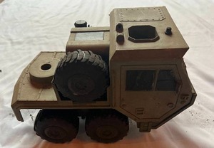 lot 7 image: Vintage Army Truck Toy