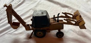 lot 8 image: Vintage Case 1986 Construction King Truck