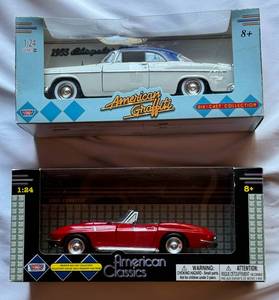 lot 18 image: (2) American Classics  Graffiti Die Case Model Cards 124 - Corvette and Chrysler