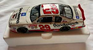 lot 70 image: Kevin Harvick Limited Edition 124 Scale Stock Car NASCAR