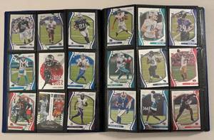 lot 11 image: 360 Card Binder - 2022 Football Cards - Rookies & Stars, Mosaic, Absolute, Prestige