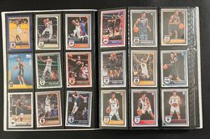 lot 25 image: 360 Card Binder - 2022 - 2023 Basketball Cards - Hoops