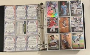 lot 70 image: 621 Card Binder - 2021-2023 Baseball Cards - Topps, Prizm, Mosaic