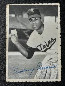 lot 75B image: Rod Carew 1969 Topps Deckle edge #12 Baseball Card