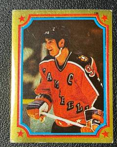 lot 115B image: Wayne Gretzky 1984 O-Pee-Chee #138 Vintage Sticker Hockey Card