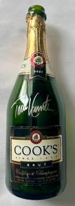 lot 17C image: Torii Hunter Signed Champagne Bottle from 2010 Locker Room Minnesota Twins Baseball