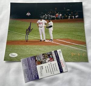 lot 8C image: Joe Mauer Signed 8x10 Photo with JSA COA - Minnesota Twins Baseball