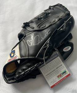 lot 30C image: Paul Molitor Signed With PSADNA COA Milwaukee Brewers SGA Baseball Glove