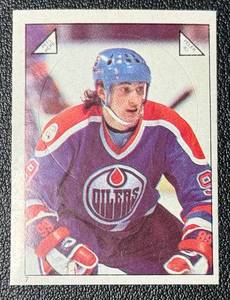 lot 167D image: Wayne Gretzky 1983 O-Pee-Chee Sticker #7 Vintage Hockey Card