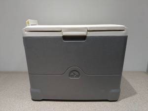 ELECTRIC IGLOO COOLER ( NO POWER CORD )