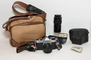 lot 11 image: Pentax Asahi K1000 Camera