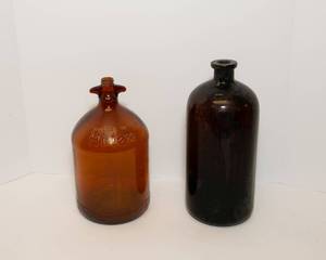 lot 39 image: Vintage Bottles - Hi-Lex