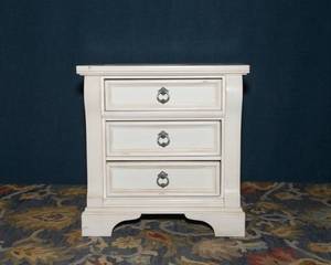 lot 4A image: American Woodcrafters White Side Table