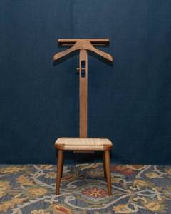 lot 10A image: MidCentury Modern Danish Valet Chair