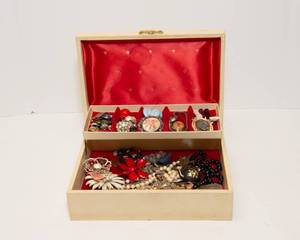 lot 47 image: Large Jewelry Box with Costume Jewelry