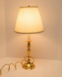 lot 60 image: Brass Lamp