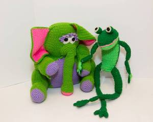 lot 64 image: Handmade Crocheted Elephant and Frog