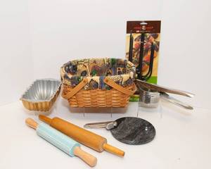 lot 81 image: Nordic Ware and Kitchen Items