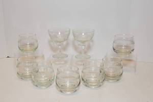 lot 99 image: Etched Dots 2 Champagne Coupe Glasses and 7 Roly Poly Bar Glasses