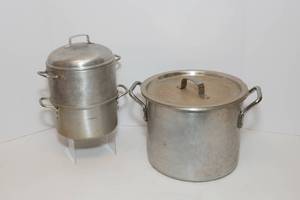 lot 111 image: Vintage Leyse Steamer and Mark Gourmet Kitchen Stock Pot