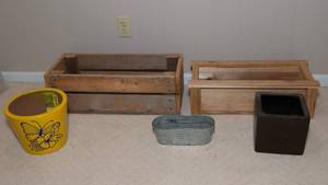 lot 119 image: Variety of Planters