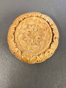 lot 6T image: Hand-Carved Wooden Trinket Box with Floral Designs
