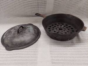 lot 4H image: Vintage Cast Iron Pan with Lid and Insert