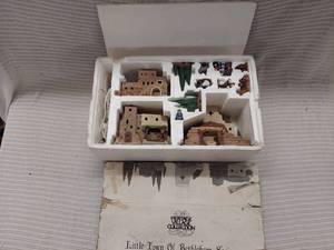 lot 29H image: Heritage Village Collection - Little Town of Bethlehem Set