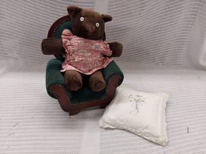 lot 51H image: American Heirloom Collection Teddy Bear & Chair Set