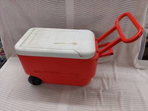 lot 60H image: Igloo Wheelie Cool Ice Chest - Portable Cooler