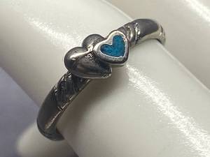 lot 32B image: Hallmarked Silver Heart Ring with Turquoise Chip Stone 6.75