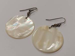 lot 7J image: Sterling Silver Mother-Of-Pearl Round Medallion Earrings