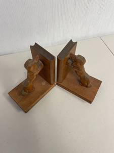 lot 23 image: Carved Wooden Dog Bookends Unique Vintage Craft Decor Pair