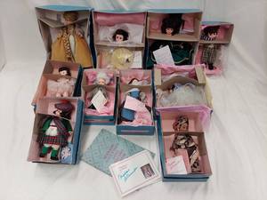 lot 27DA image: Vintage Madame Alexander Dolls Lot with Boxes and Documentation