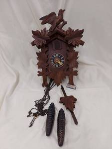 lot 28DA image: Traditional Black Forest Carved Cuckoo Clock with Bird